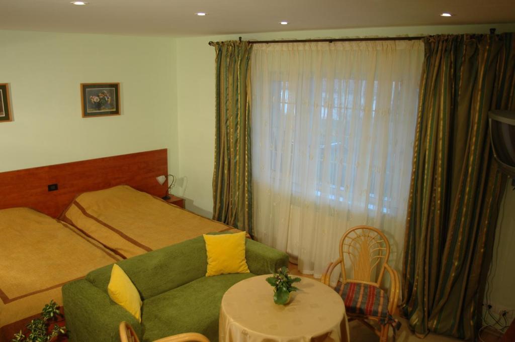 Country Club La Mesteceni Sebes  Ruang foto