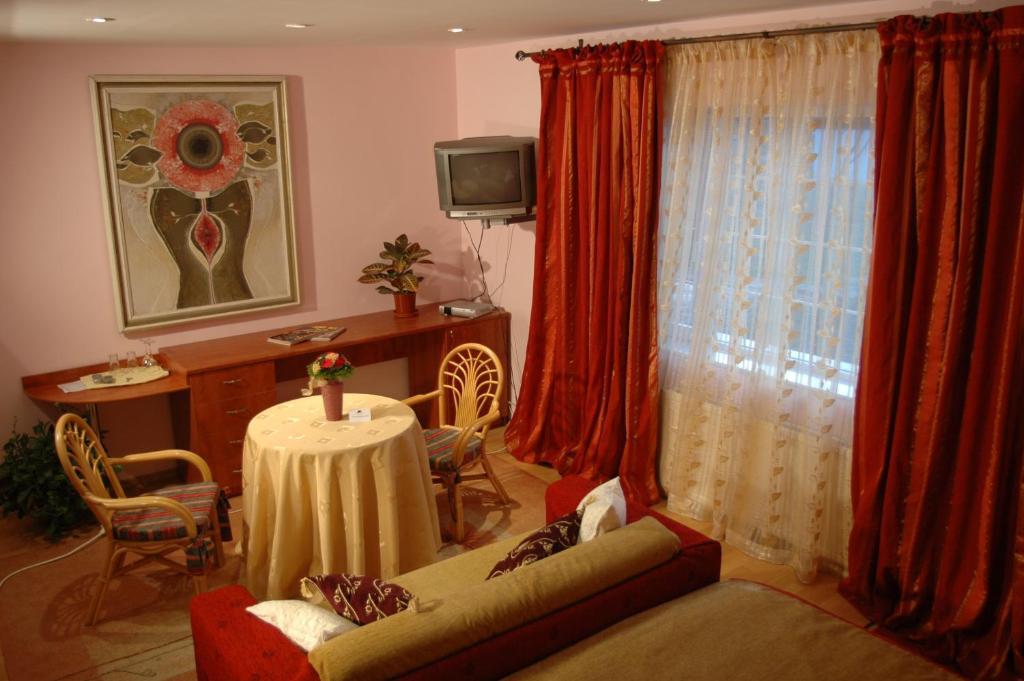 Country Club La Mesteceni Sebes  Ruang foto