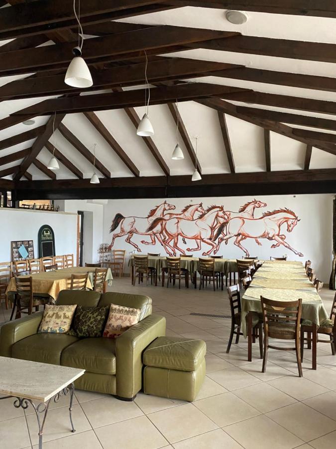 Country Club La Mesteceni Sebes  Bagian luar foto