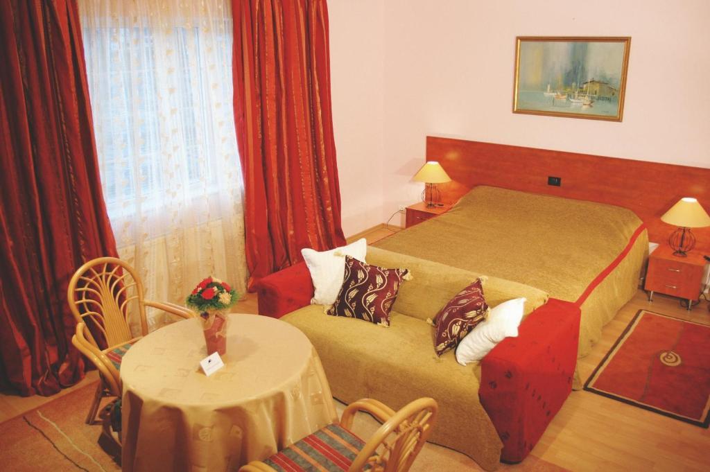 Country Club La Mesteceni Sebes  Bagian luar foto